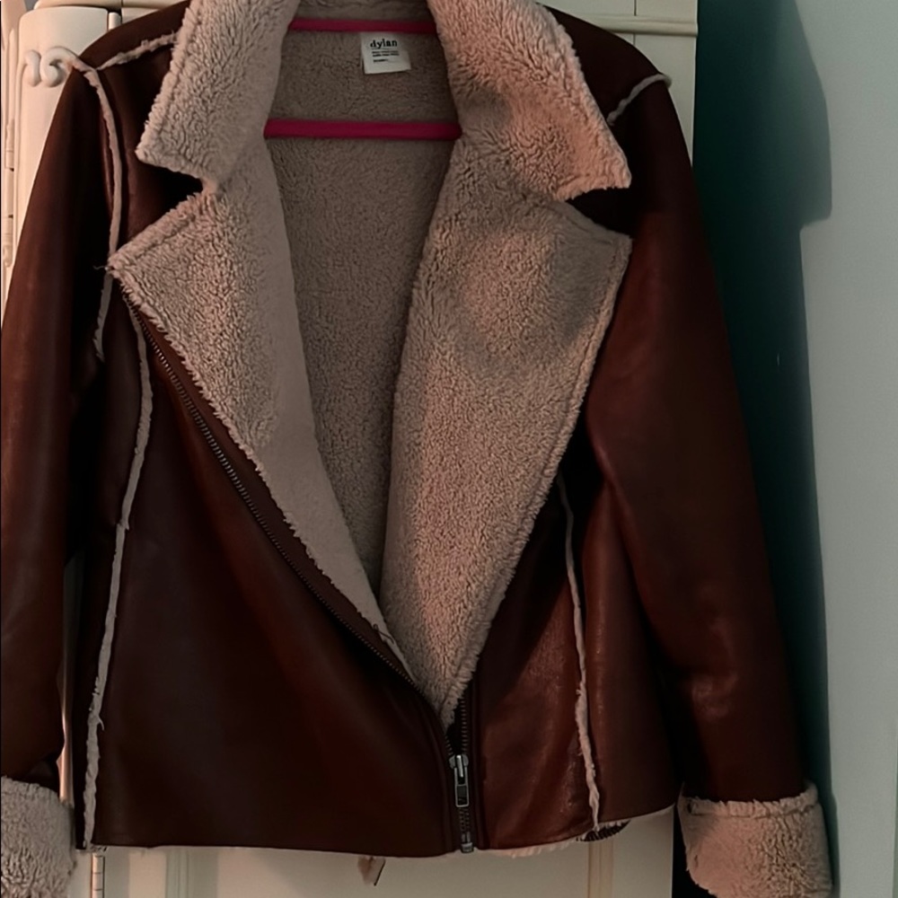 Faux shearing jacket, very soft pile inside.